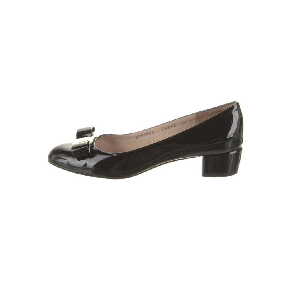 Salvatore Ferragamo Vara Bow Accent Patent Leather Pumps